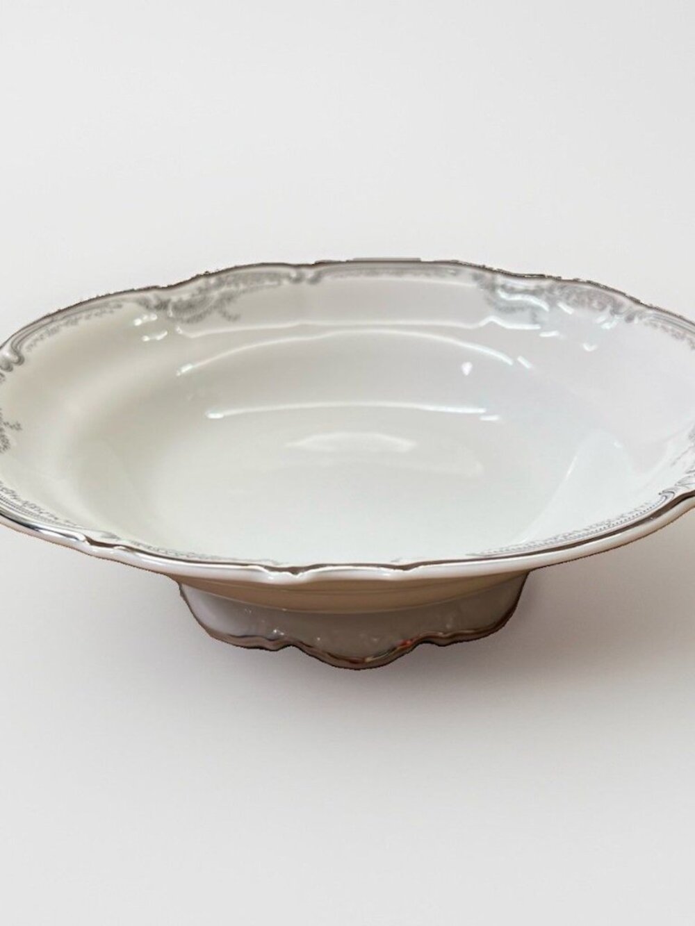 Hutschenreuther 10.25” Footed Serving Bowl Sylvia Lorelei Heidelberg Platinum